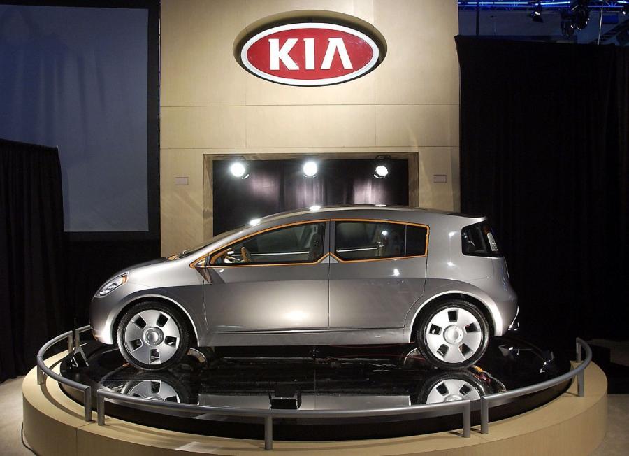  Kia Slice 2004 года  (фото 8 из 16)